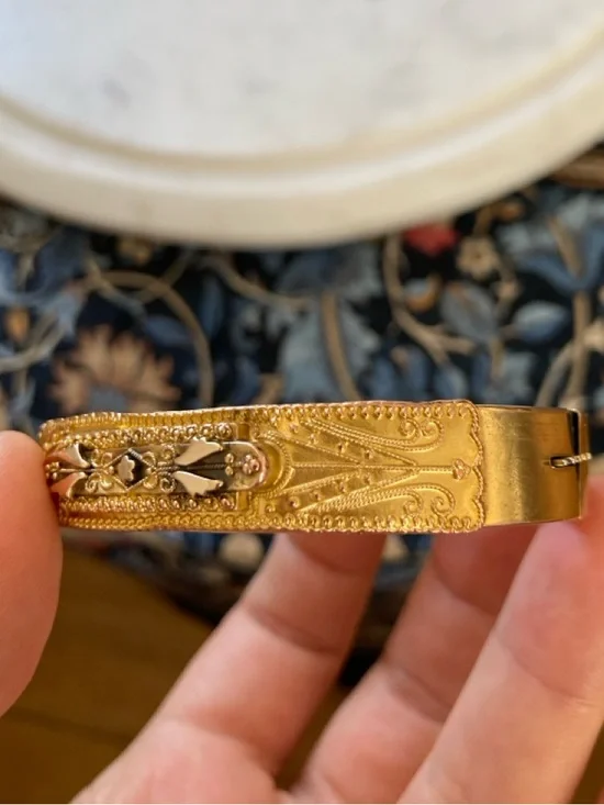 Antique Victorian Ornate Hinged Bangle Bracelet - Picture 5 of 17